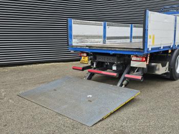 FM 330 4x2 / PALFINGER CRANE / KRAN + TAIL LIFT